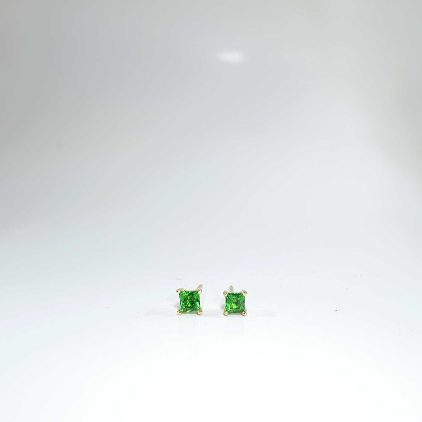 Nᐤ OES0044